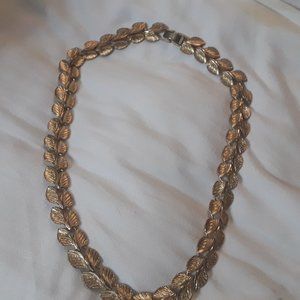 Vintage Gold Tone Choker..Great condition
